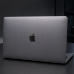 MacBook Orijinal Ekran Değişimini Kim Yapar?